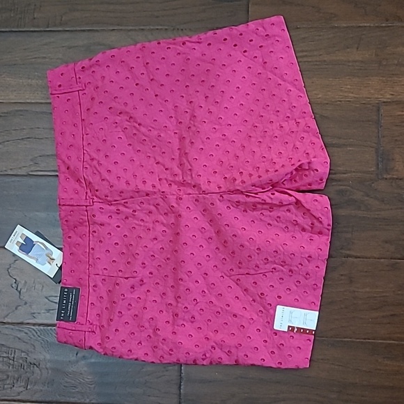 NWT The Limited Pink Eyelet Tailored Short size 14 - Picture 2 of 12